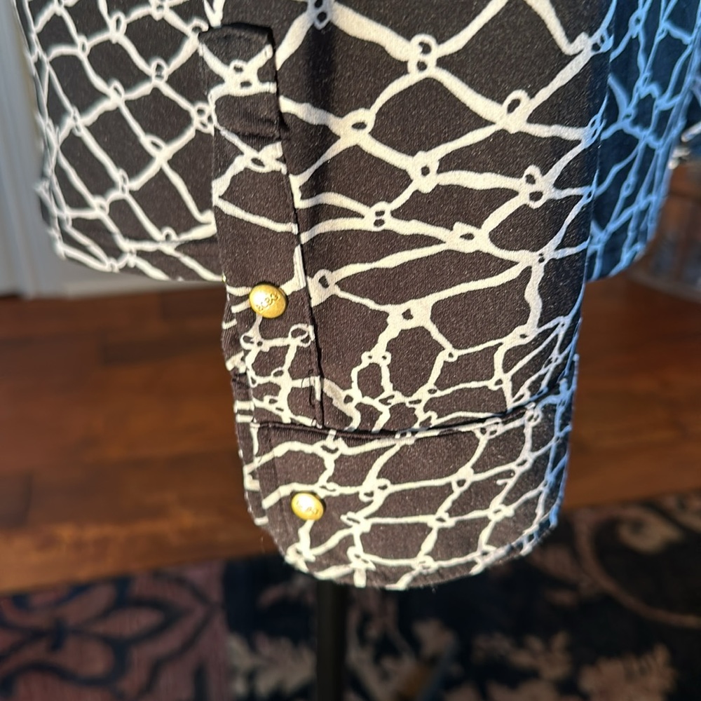 Black & White Printed Long-Sleeve Button-Up Shirt - Picture 4 of 13